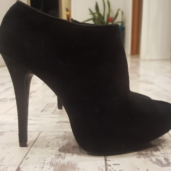 Booties - Picture 4 of 4